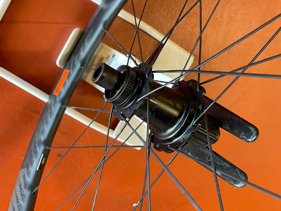 Zipp 353 NSW Tubeless Disc Brake Wheelset