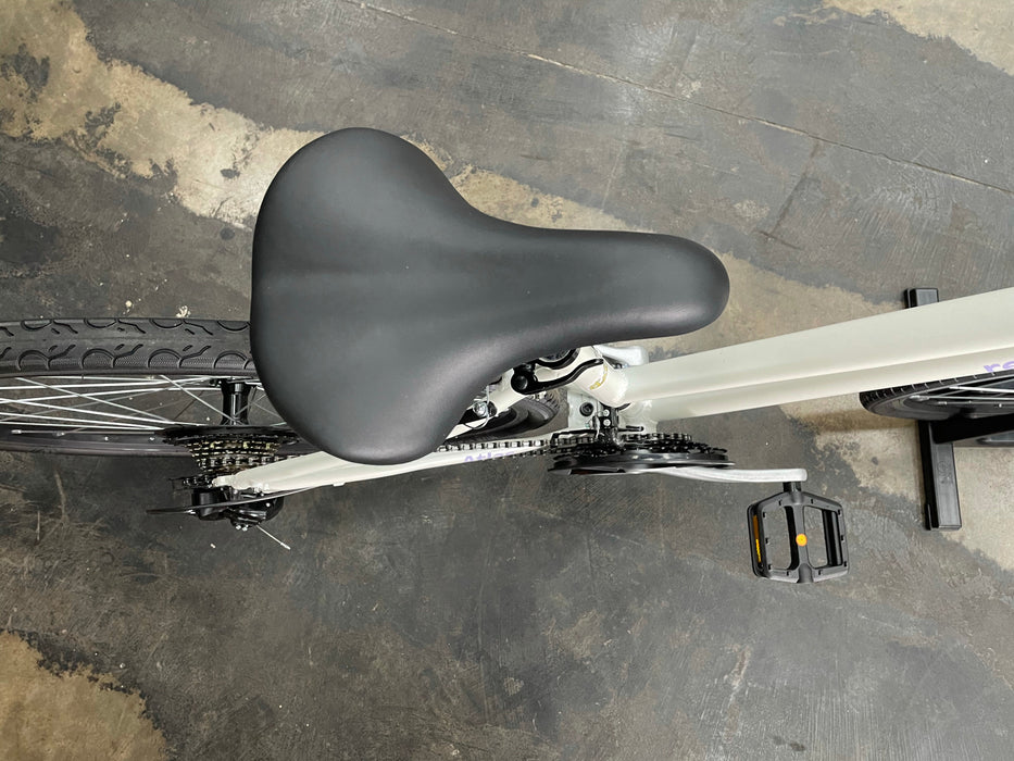 Retrospec Atlas Step-Thru Comfort Hybrid Bike Shimano Tourney - White 2022