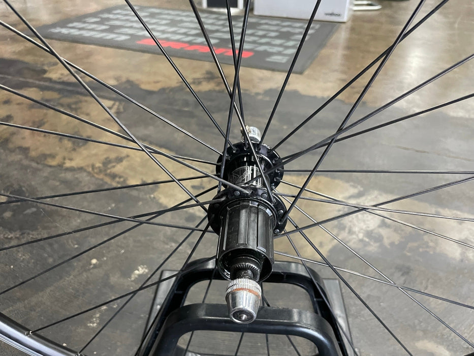 Classic Etrto 622 x 14 Clincher Wheelset With Axis 10 Speed Hubs